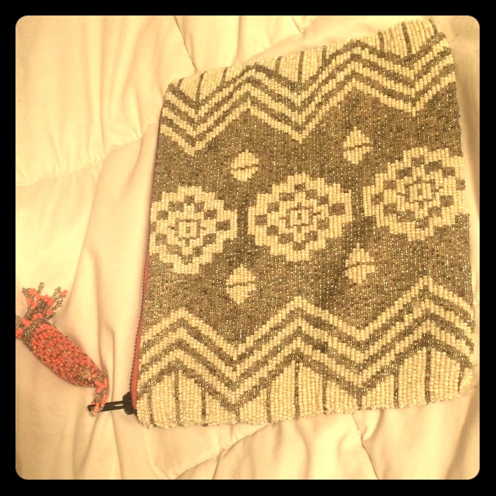 Beaded clutch